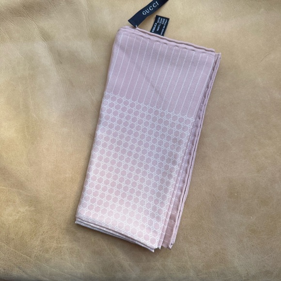 Gucci Silk scarf for women - Light Pink - Designer - Picture 1 of 6